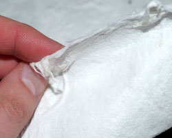 Bild von der Oberflächenstruktur des handgeschöpften Papiers