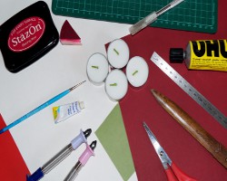 Bastelmaterial für einfachen Adventskranz aus Papier Bild von Material zum Basteln eines Adventskranzes