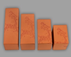 Vier Kerzenständer mit Rentieren Bild von vier Kerzenständer mit Rentieren