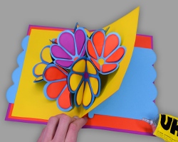 Ausziehlaschen in Blumenkarten integrieren Bild vom Integrieren der Ausziehlaschen in der Blumenkarte