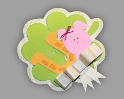 Bild von Glücksschweinchen aus Büttenpapier