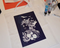 Tasche mit My Style Technik von Rayher bedruckt Bild von einer Tasche, die in einem Workshop mit My Style Technik bedruckt wurde