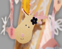 Rentierkopf aus Papier Bild eines Rentierkopfes aus Papier