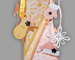 Hängende Verzierungen für Weihnachtsschachtel Bild von Verzierungen für eine Weihnachtsschachtel