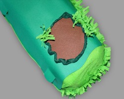 Bild vom Erdloch im Eierkarton