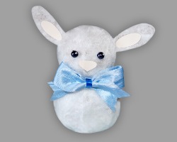 Bild von Osterhase aus Tonpapier mit Watte verkleidet