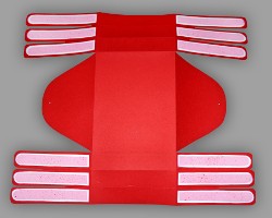 Bodenelement wurde mit Dekoelementen beklebt Bild vom dekorierten Bodenelement