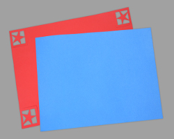 Grundlagen der Geburtstagskarte aus Tonpapier Bild von den beiden Tonpapiergrundlagen der Geburtstagskarte