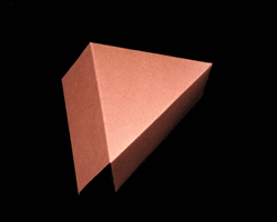 Papierkuchenstück zusammenbauen Bilder vom Zusammenbau eines Papierkuchenstücks