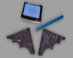 Bild vom Zusammenkleben des Papiervampirs