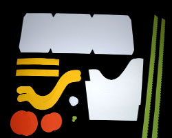 Bild von einzelnen Tonpapierteilen für eine Osterkutsche