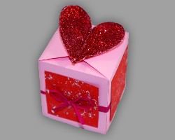 Schmuckschatel mit Herz (geschlossen) Bild von geschlossender Papierschmuckschachtel