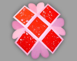 Fertiger Boden der Schmuckschachtel Bild vom fertigen Boden der Schmuckschachtel mit Herz