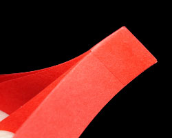 Bild vom Papierherz was am unteren Ende verkleidet wird