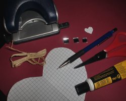 Bastelmaterial: Herzkarte zum Muttertag Bastelmaterial: Herzkarte zum Muttertag