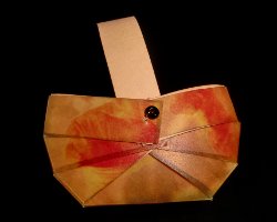 Bild eines Picknickkorbes der aus Papier gebastelt wurde