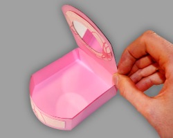 Bild vom Aufklappen der Schminkschublade