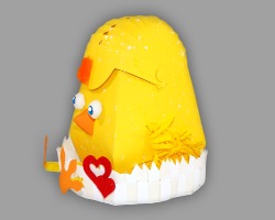 Bild von der Seite von Osterküken