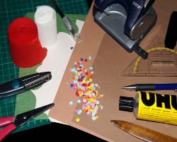 Bild von Bastelmaterial für das Lebkuchenhaus