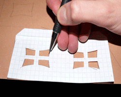 Bilder von Arbeitsschritten für ein Lebkuchenhaus