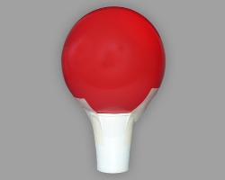 Bild vom roten Luftballon, der auf einem weißen Pappbecher klebt 