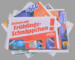 Zeitungspapier für Pappmaché Technik mit Kochvorgang Bild von gewöhnlichem Zeitungspapier aus Bayern für die Pappmaché Technik