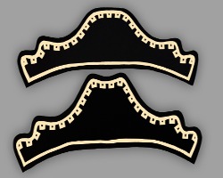 Goldene Bordüre am Piratenhut Bild von goldener Piratenhut Bordüre