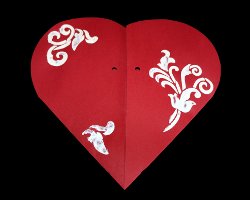 Bild von Vorderseite einer verzierten Herzkarte