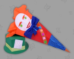 Hut von Hutmacherschultüte ist abnehmbar Bild vom abnehmbaren Papierhut der Hutmacherschultüte