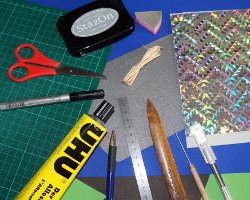 Bild von Material zum Basteln einer Tischdekoration für eine Hochzeit