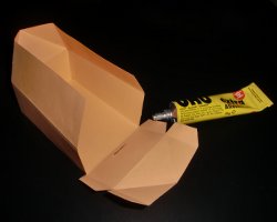 Gefalzte und geklebte Schachtel