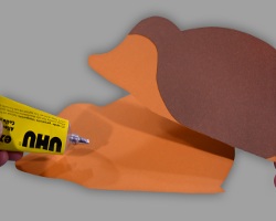 Igelkörper aufeinanderkleben Bild vom Aufeinanderkleben des Papierigels
