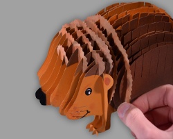 Stacheln in den Igel stecken Bild vom Einstecken der Stacheln in den Igel