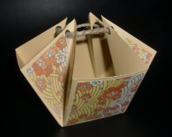 Fertiger Tischspender aus Papier