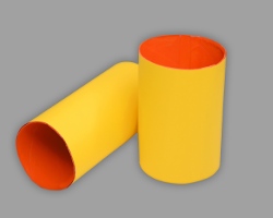 Körper der Minions aus Küchenrollenkartonagen Bild vom Körper der Minions aus verkleideten Küchenrollenkartonagen