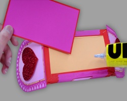 Äußerer Boden des Valentinstags Briefkasten Bild vom Ankleben des äußerer Bodens des Valentinstags Briefkasten