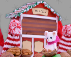 Maus auf dem Weihnachtsmarkt Bild von einer weißen Maus aus Fimo von DAoCFrEak auf dem Weihnachtsmarkt