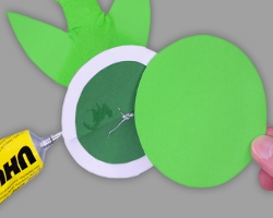 Kleben des kreisförmigen Bodens der Glockenblume Bild vom Kleben des kreisförmigen Bodens