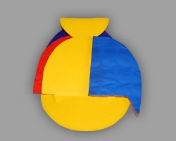 Wabenpapierbrust ankleben Bild von Wabenpapier und Tonpapier