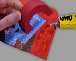 Henkel an Tasse ankleben Bild vom Ankleben des Henkels an der Nikolaustasse