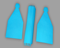 Bilder vom Ankleben der Henkels an der Werkzeugkiste